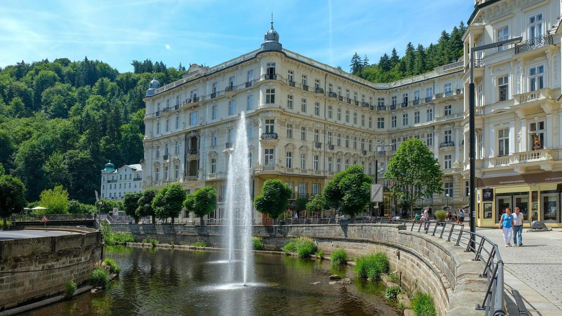 Karlovy Charme Inn By Rentez Karlsbad Exteriör bild